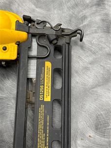 Dewalt pneumatic finish nailer hot sale